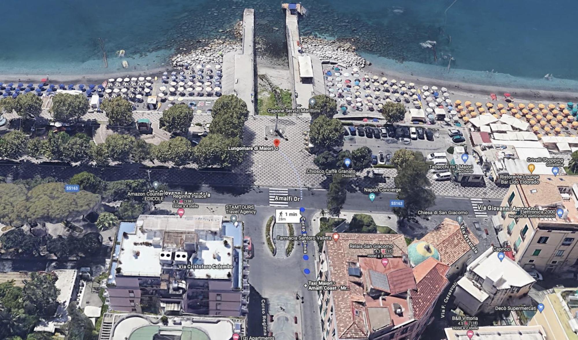 Uno Sguardo Sul Mare *